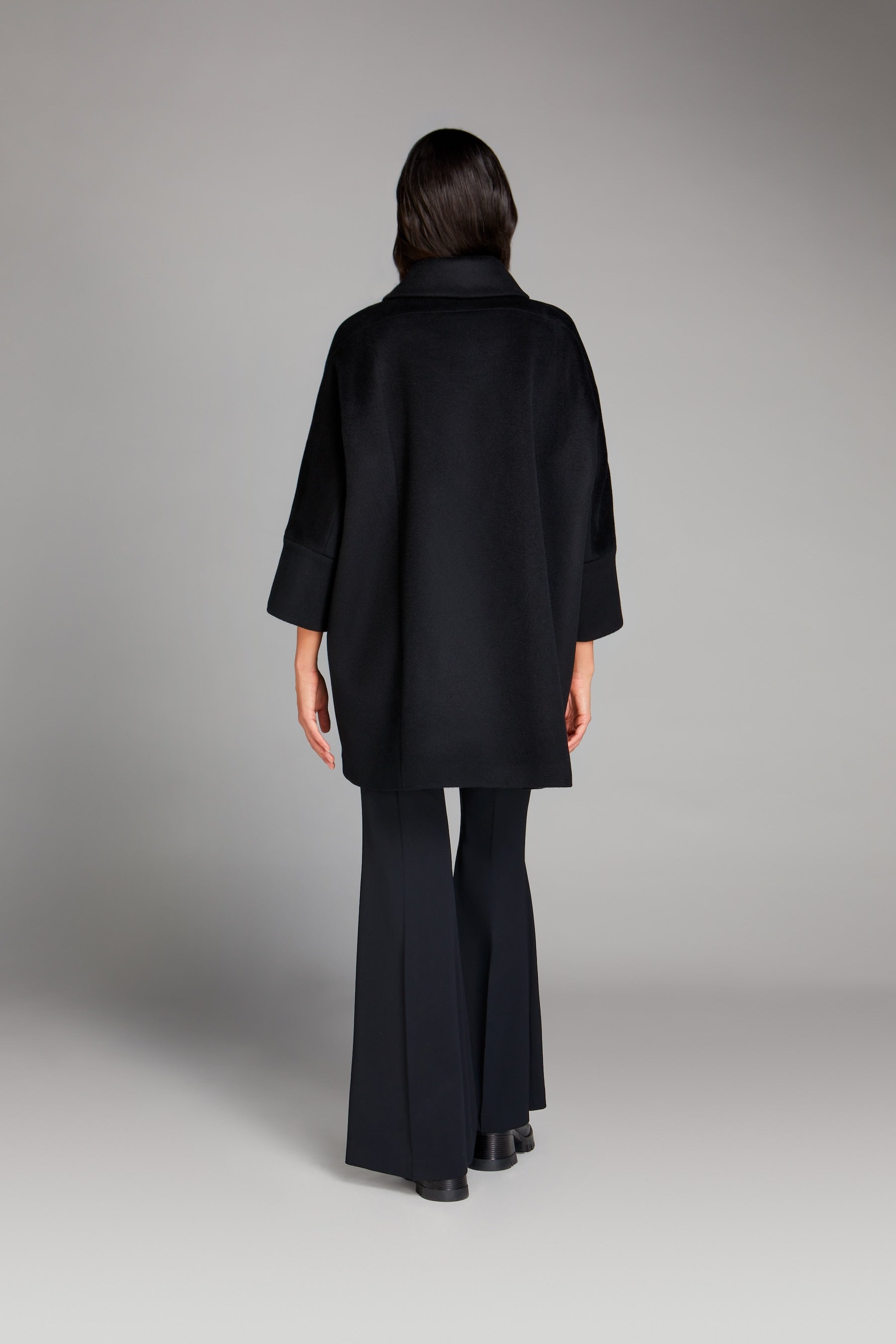 MANTELLA OVER