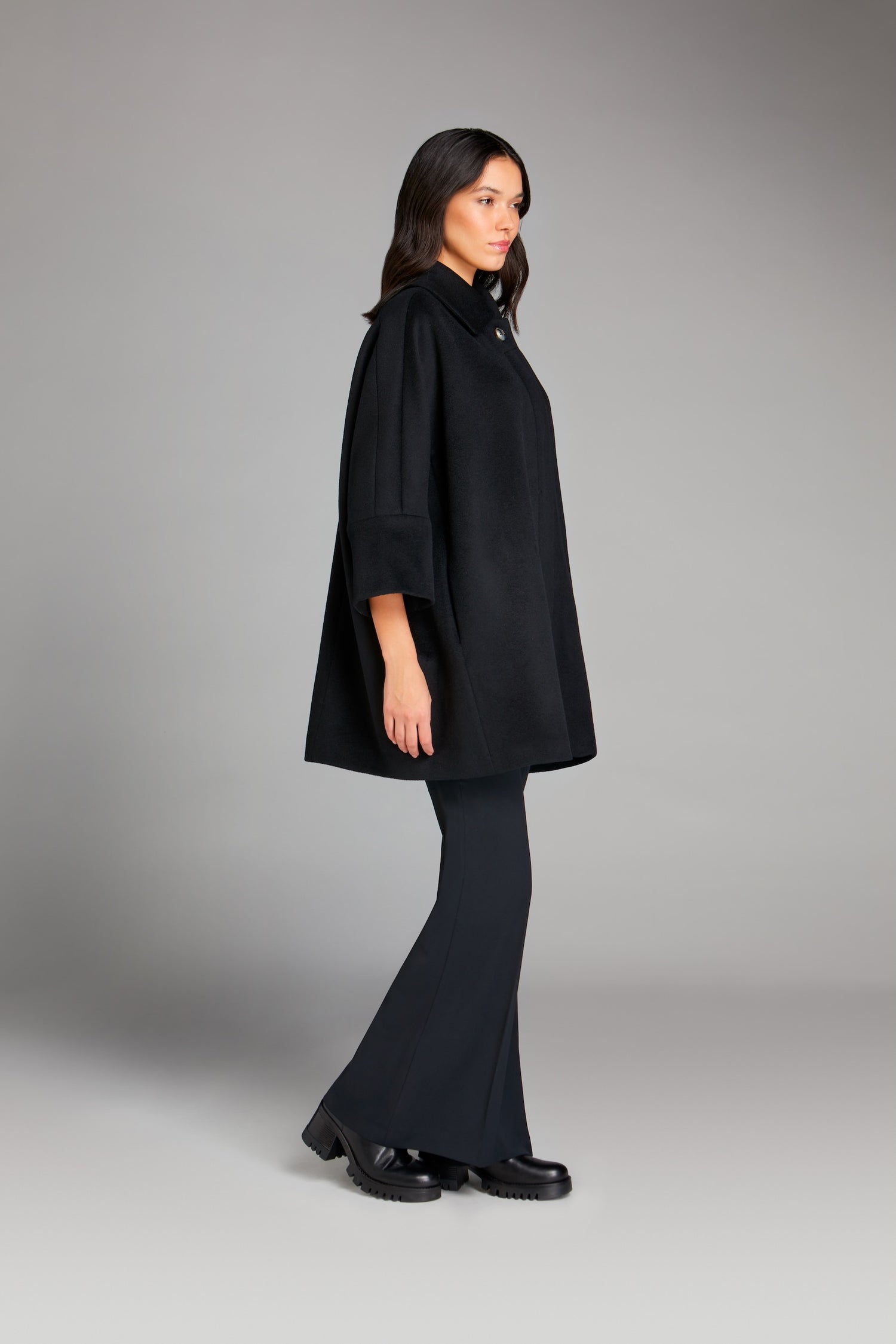 MANTELLA OVER