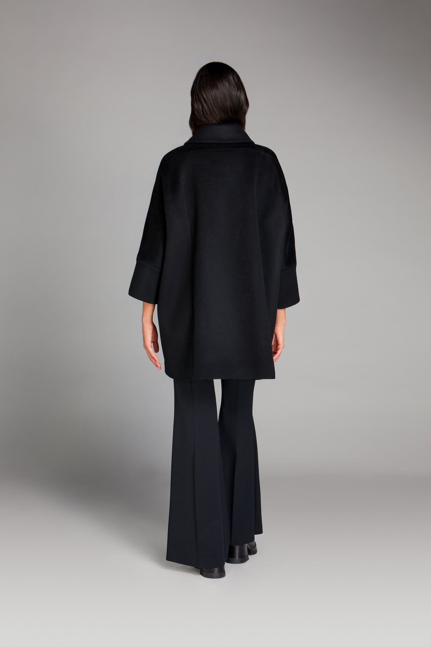 MANTELLA OVER