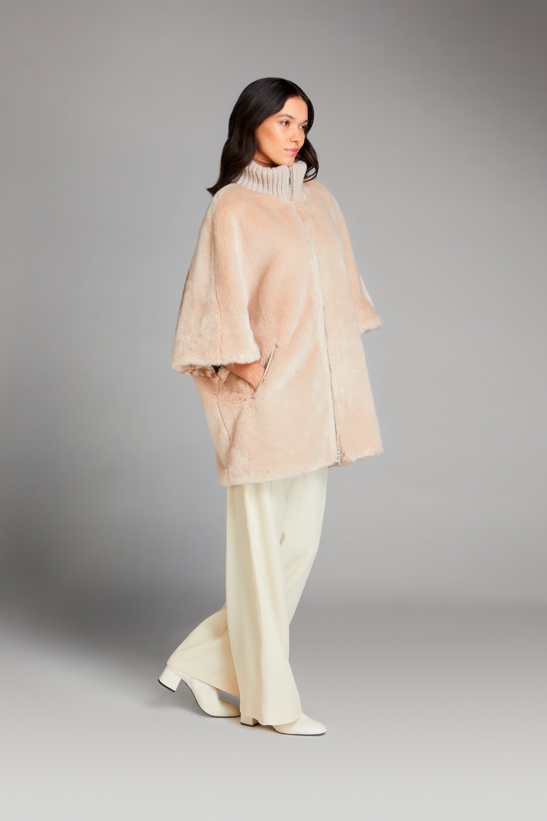 MANTELLA OVERSIZE in FAUX FUR