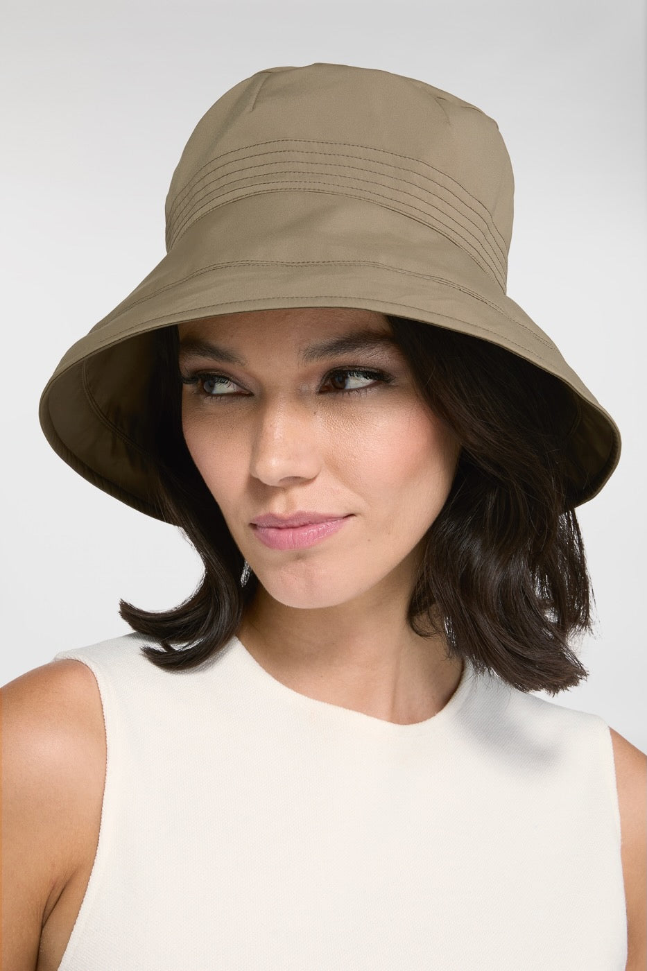 CAPPELLO IMPERMEABILE
