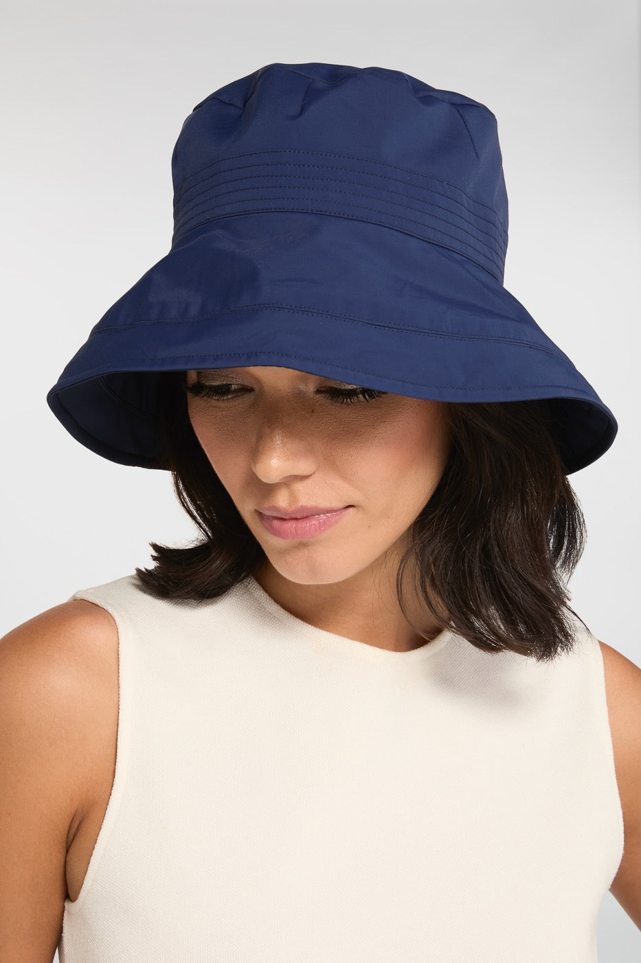 CAPPELLO IMPERMEABILE